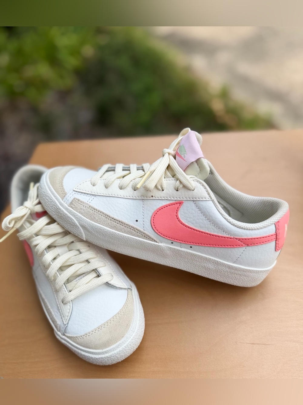 Nike White Coral Blazer Low Sneakers Cream Suede Trim 6 Youth 7.5 Women’s Baddie - Picture 6 of 9